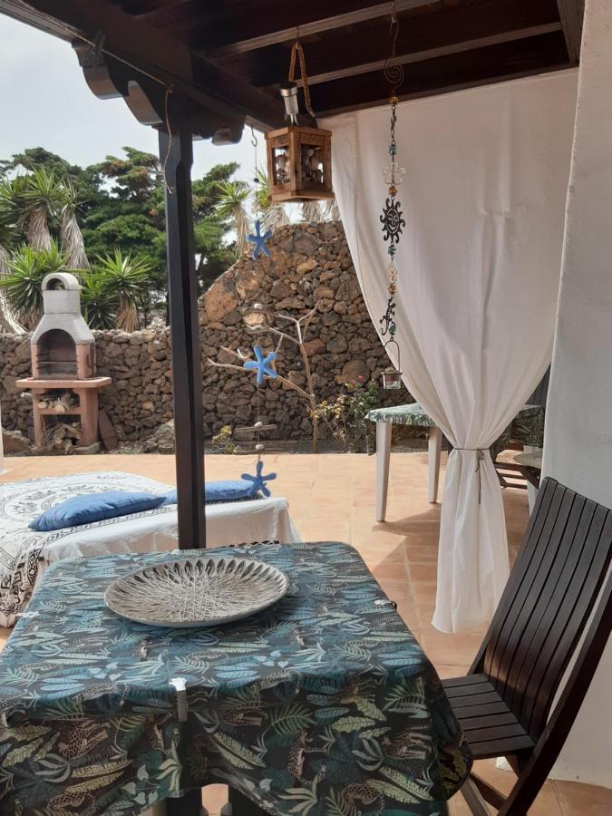 Tipica Lanzarote House Only Adults Bed & Breakfast Tías Eksteriør bilde