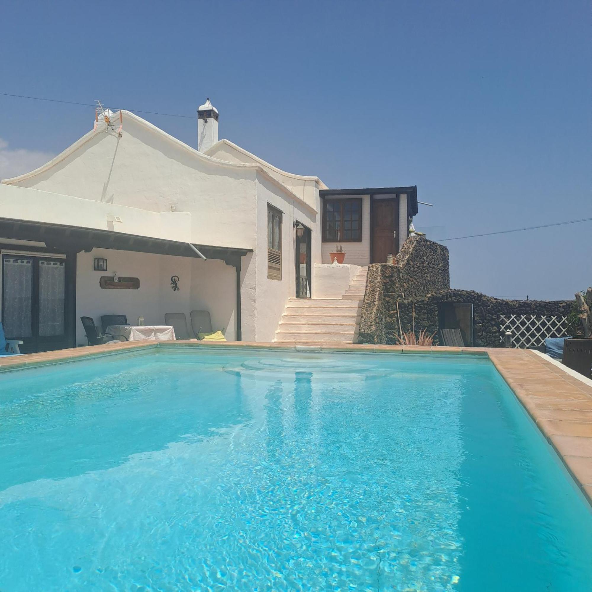 Tipica Lanzarote House Only Adults Bed & Breakfast Tías Eksteriør bilde