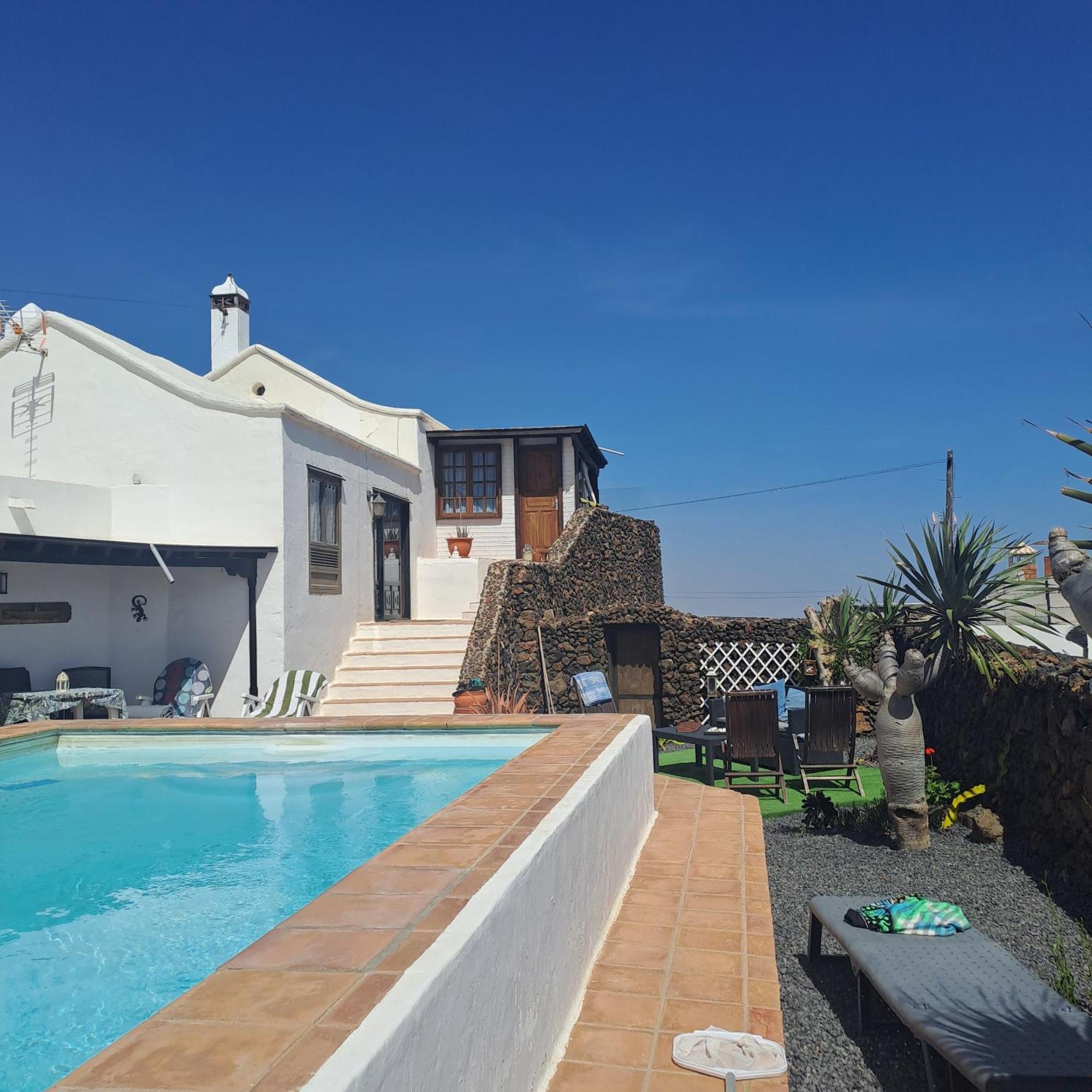 Tipica Lanzarote House Only Adults Bed & Breakfast Tías Eksteriør bilde